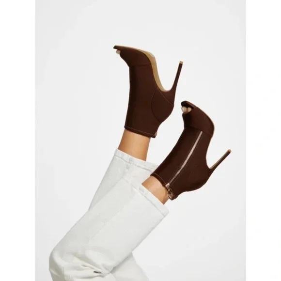 NWOT GUESS Monika Stiletto Booties Size 7.5 - Picture 3 of 10